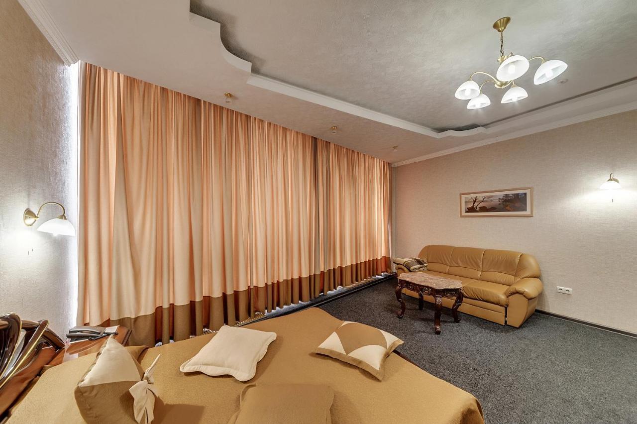 Soborniy Hotel Zaporizhia Exterior photo
